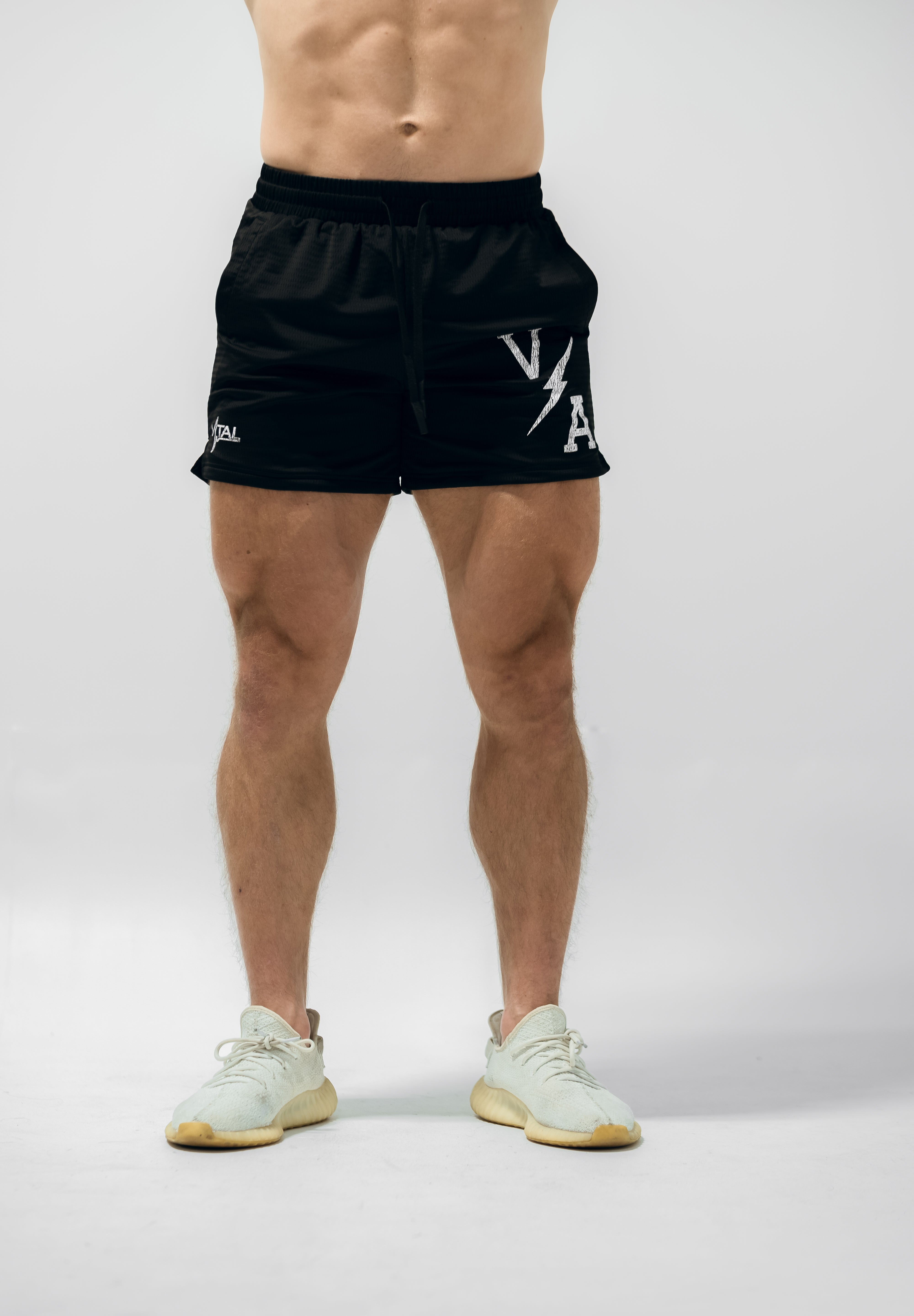Combat Mesh Shorts 5" - Black/Distressed White