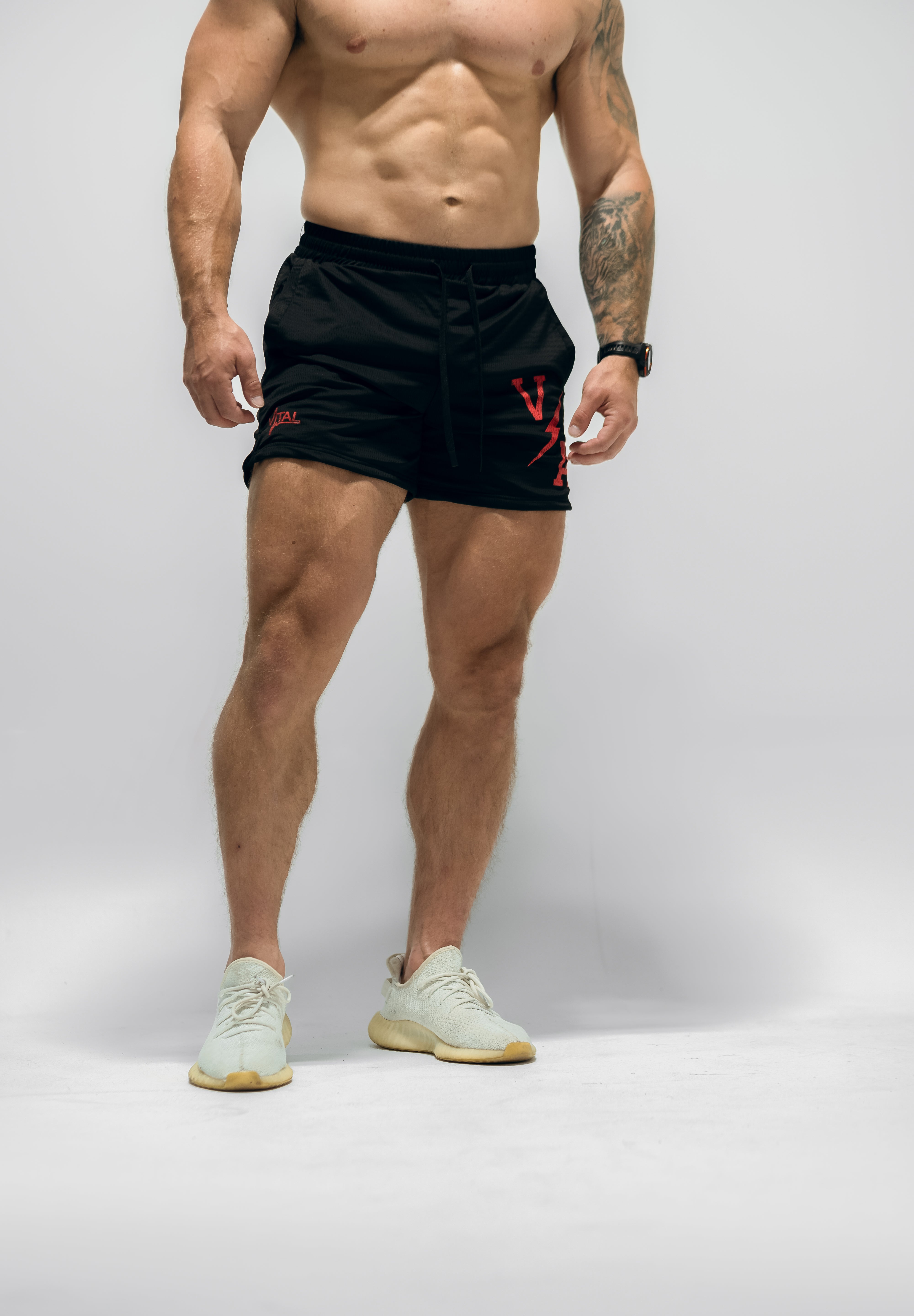 Combat Mesh Shorts 5" - Black/Distressed Red