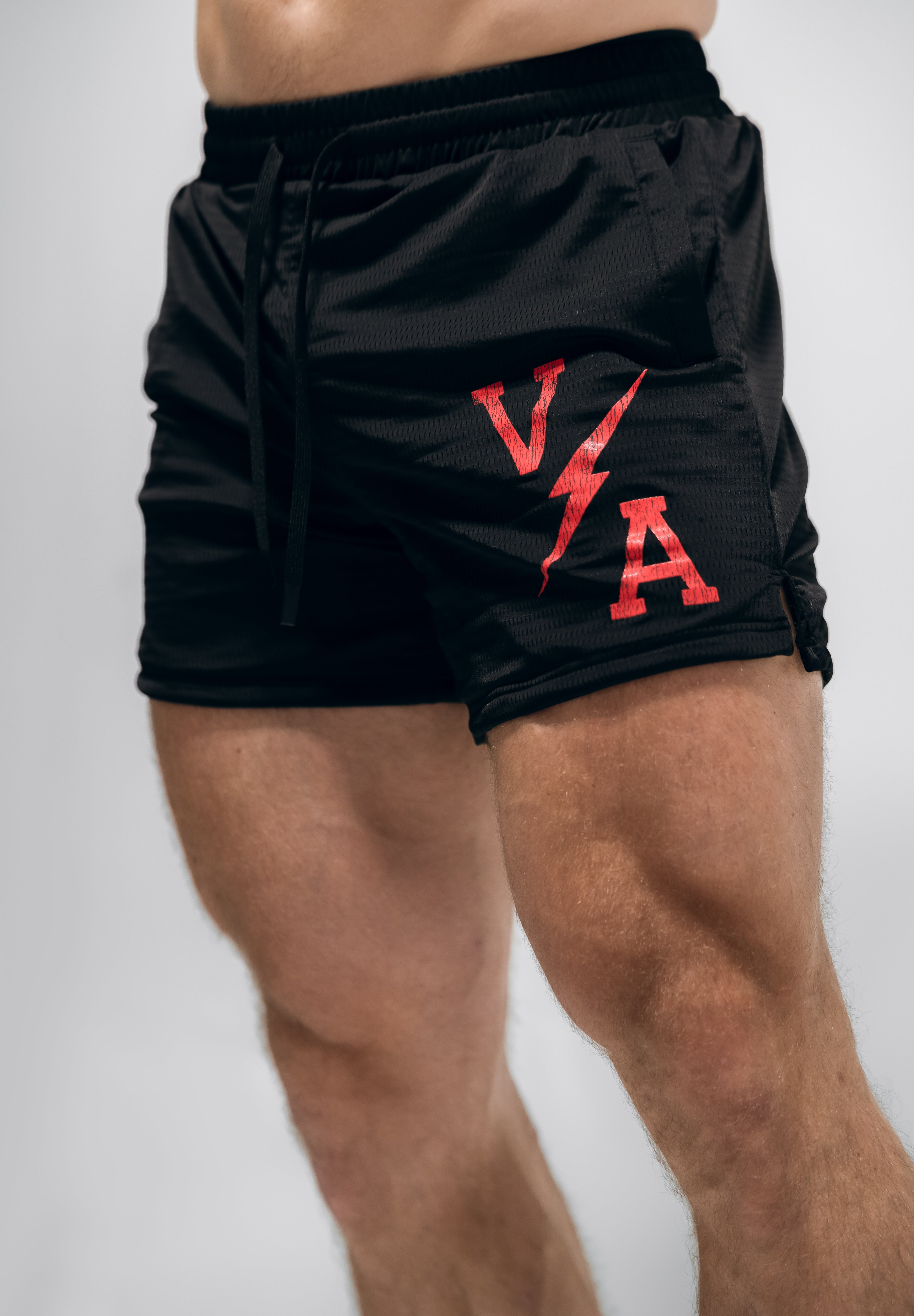 Combat Mesh Shorts 5" - Black/Distressed Red