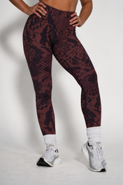 Pinnacle Seamless Scrunch Butt Legging - Mocha Snake Skin