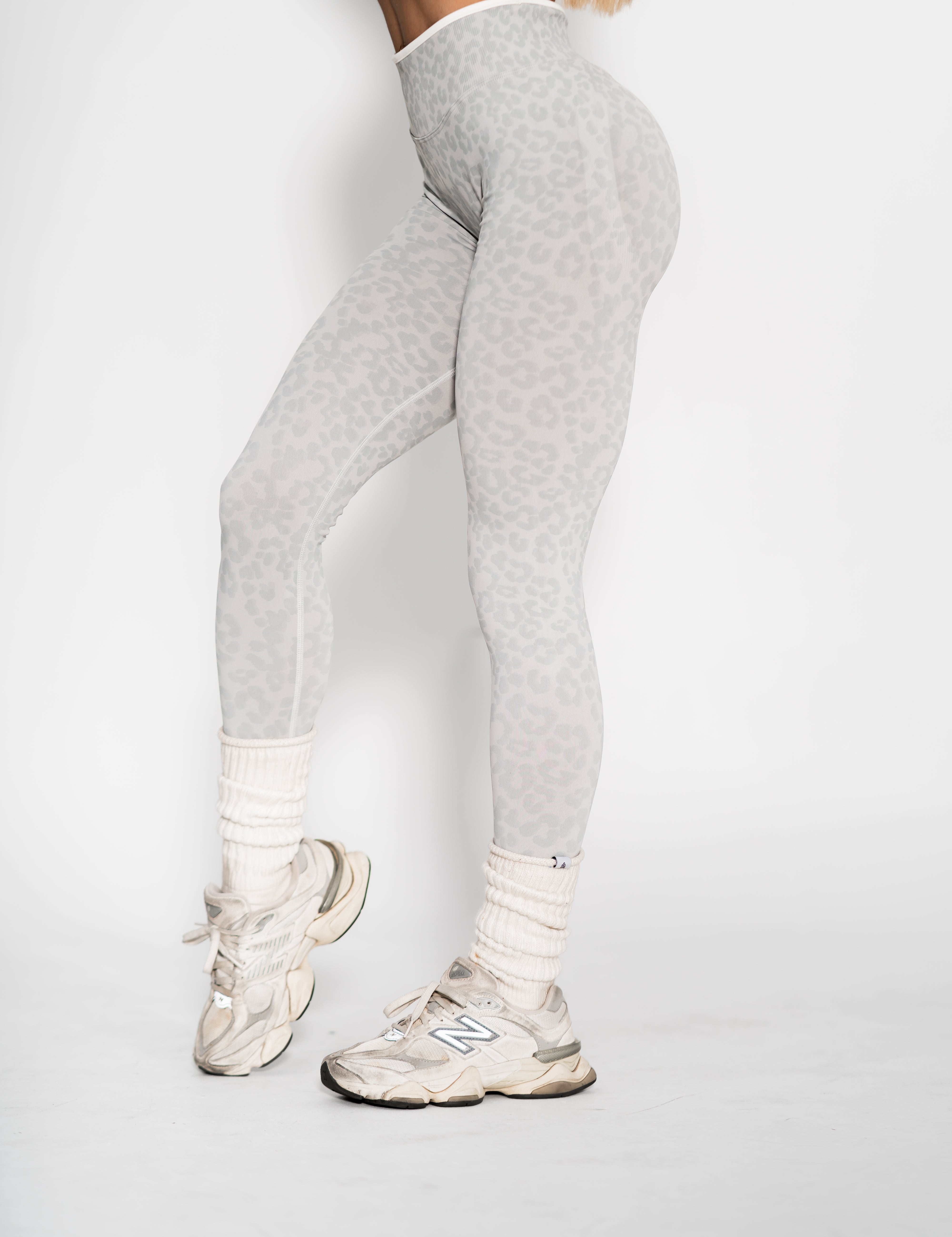 Luxe Seamless Scrunch Butt Leggings - Ash Leopard - VITAL APPAREL