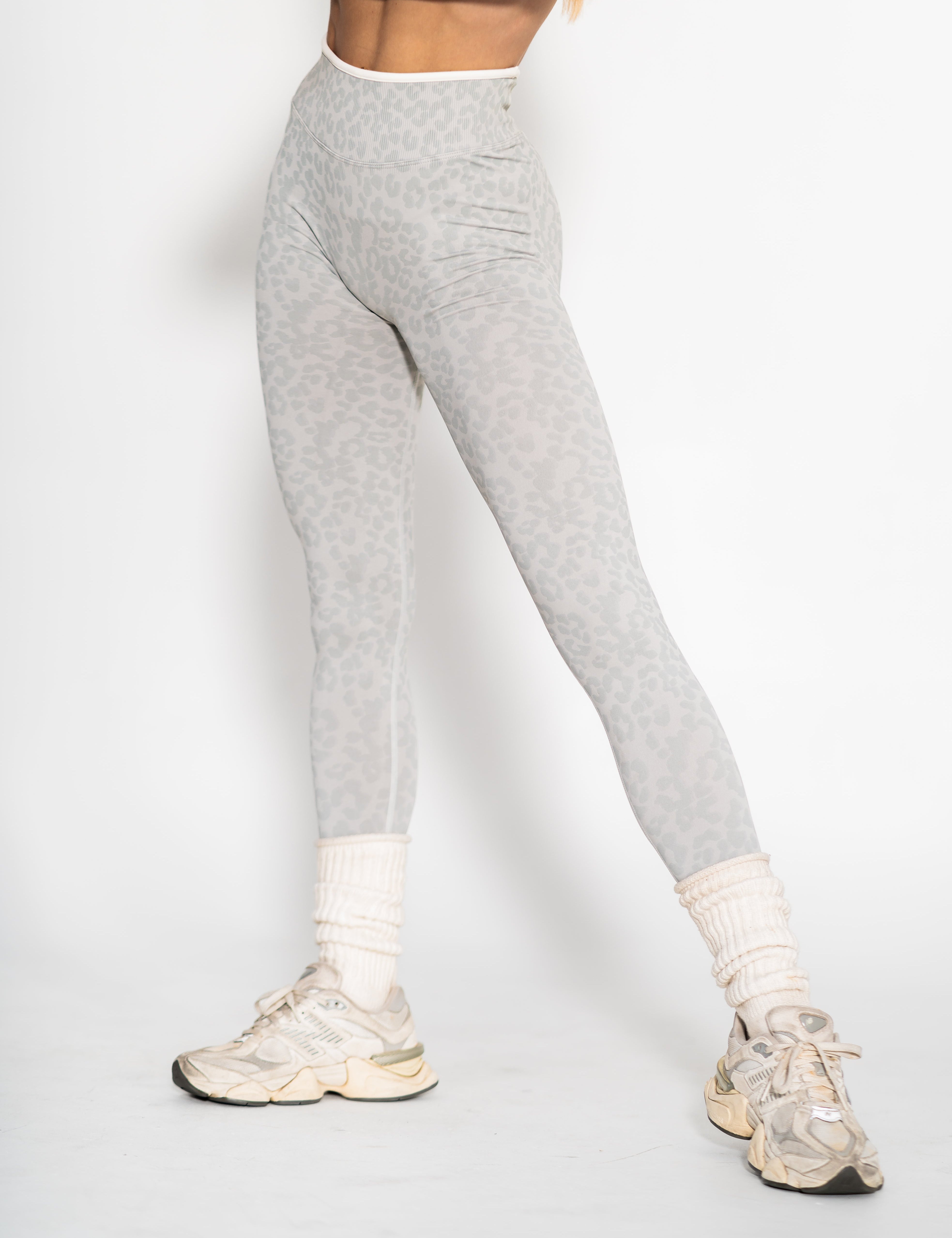 Luxe Seamless Scrunch Butt Leggings - Ash Leopard - VITAL APPAREL