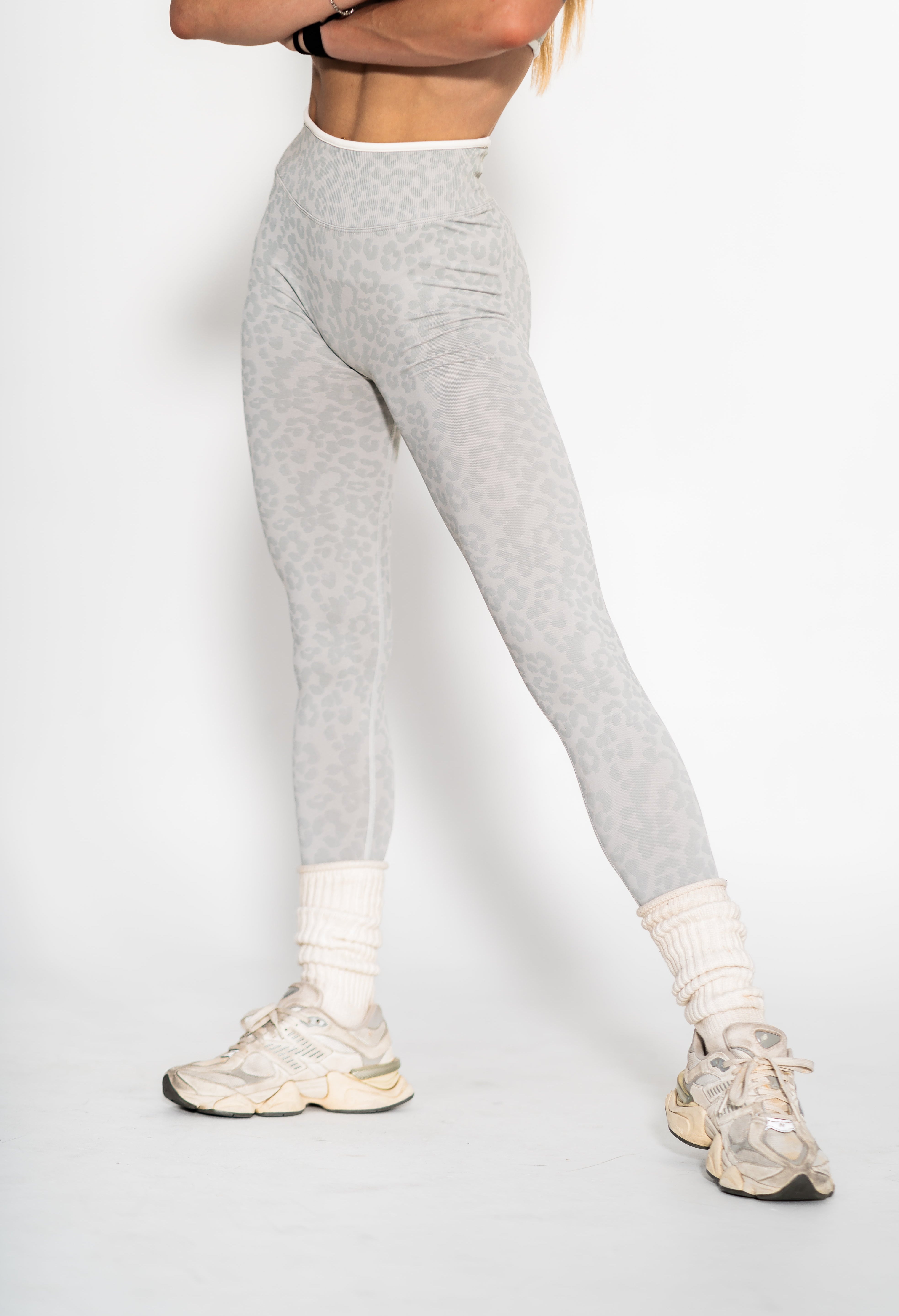 Luxe Seamless Scrunch Butt Leggings - Ash Leopard - VITAL APPAREL