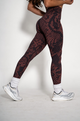 Pinnacle Seamless Scrunch Butt Legging - Mocha Snake Skin