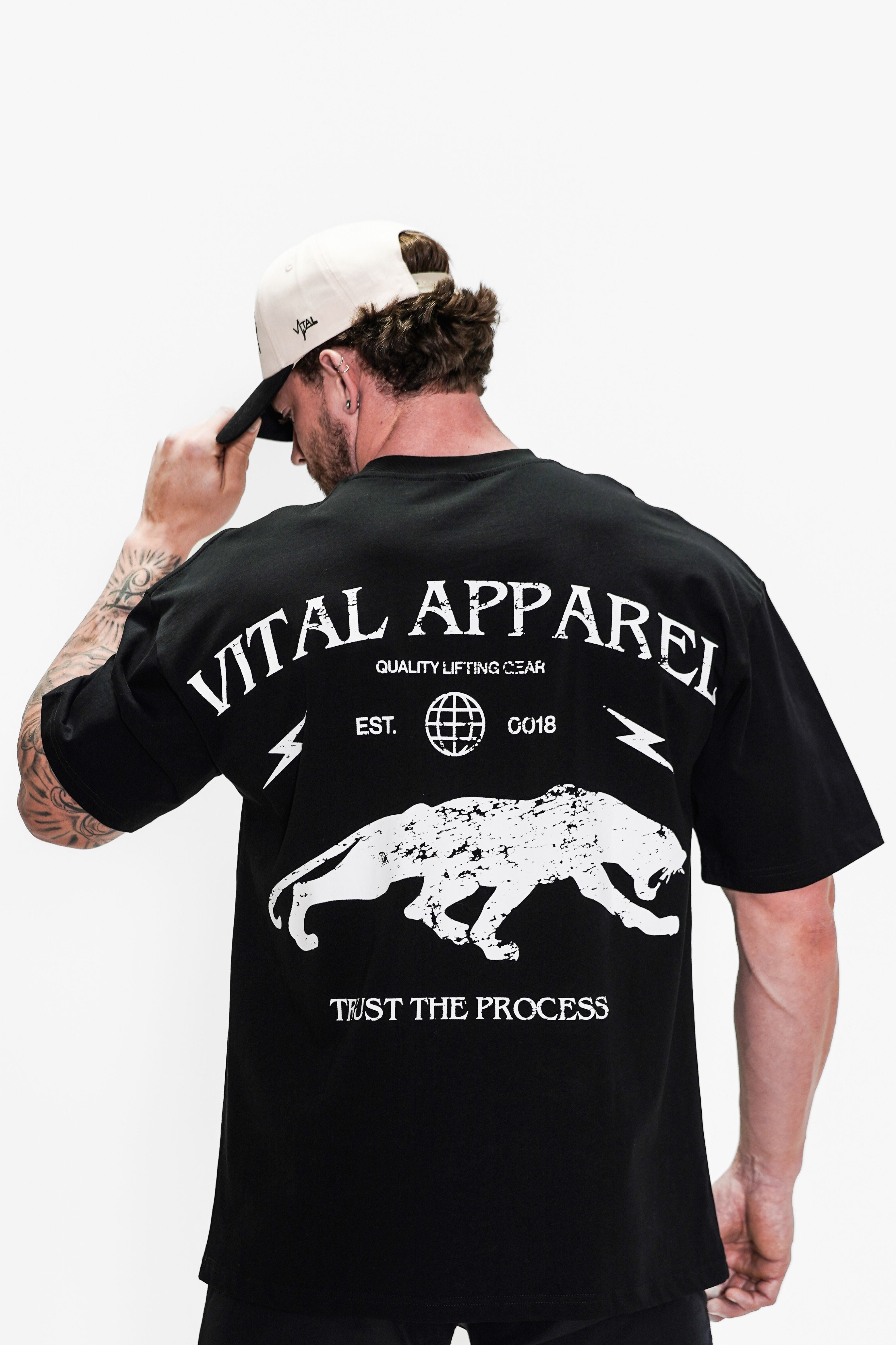 Oversized Pump Cover T-Shirt - Focus T Black/White - VITAL APPAREL