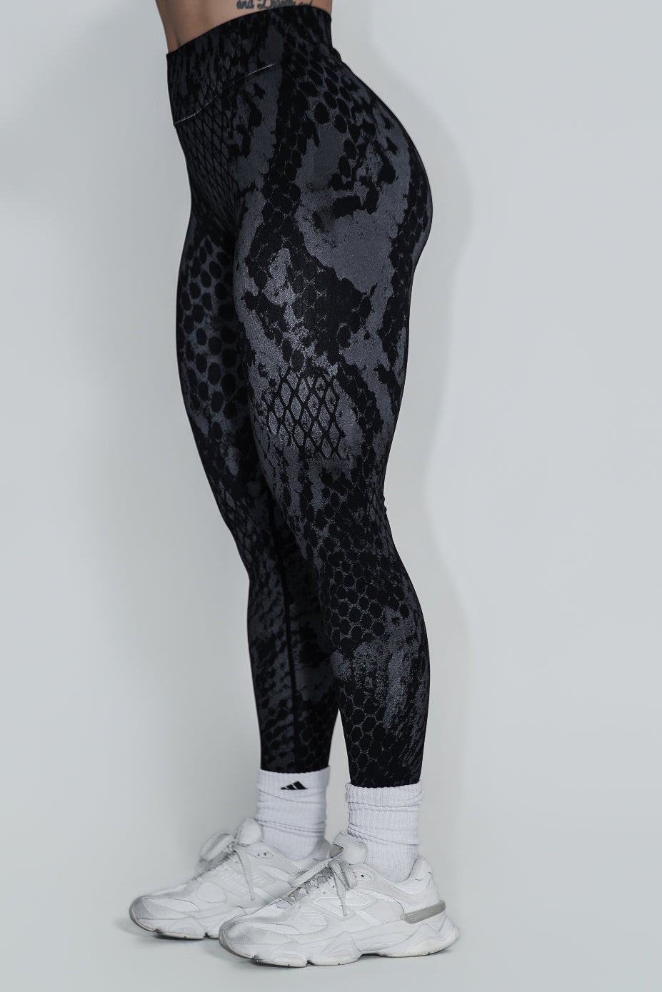 Pinnacle Scrunch Butt Legging - Black Snake Skin - VITAL APPAREL