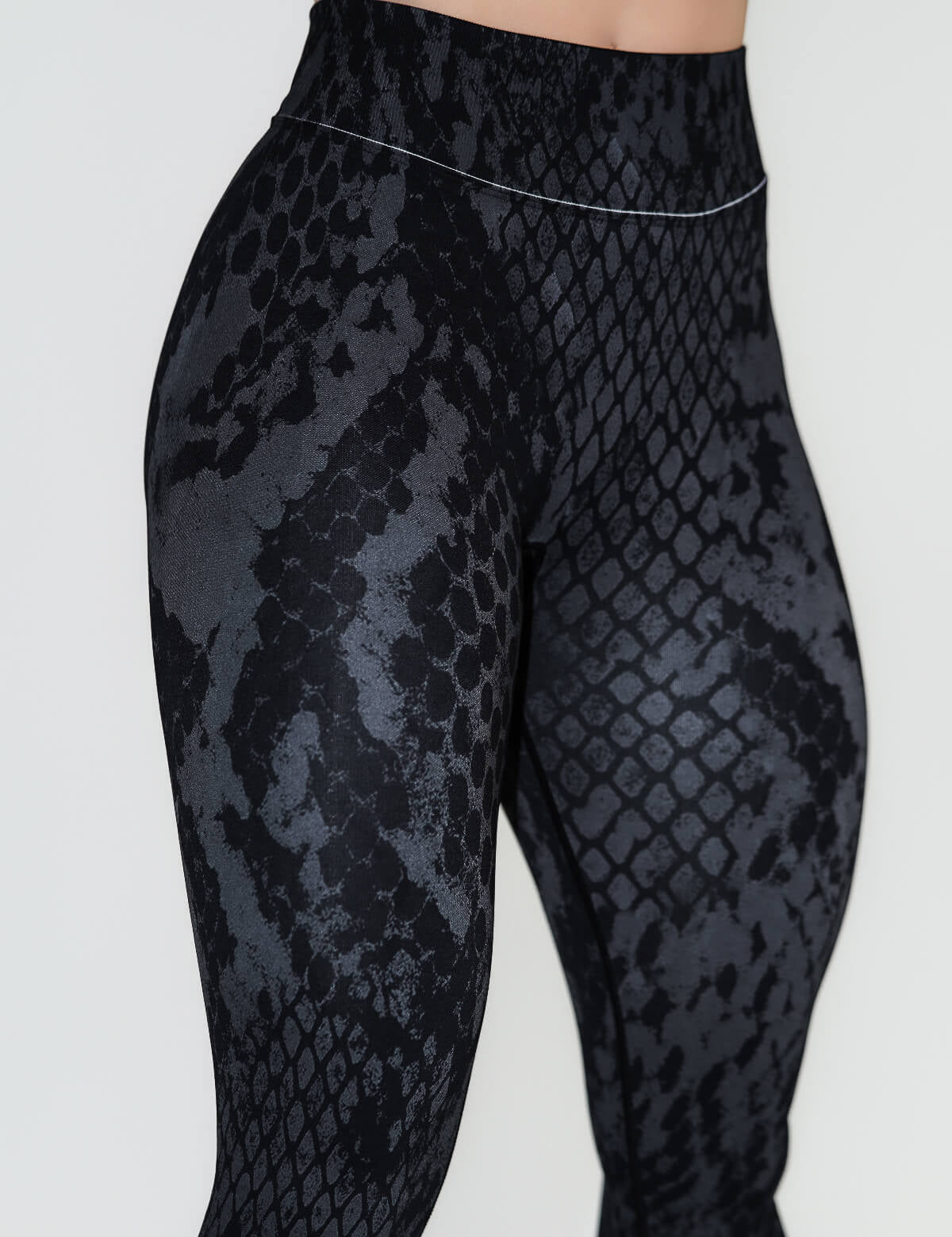 Pinnacle Scrunch Butt Legging - Black Snake Skin - VITAL APPAREL