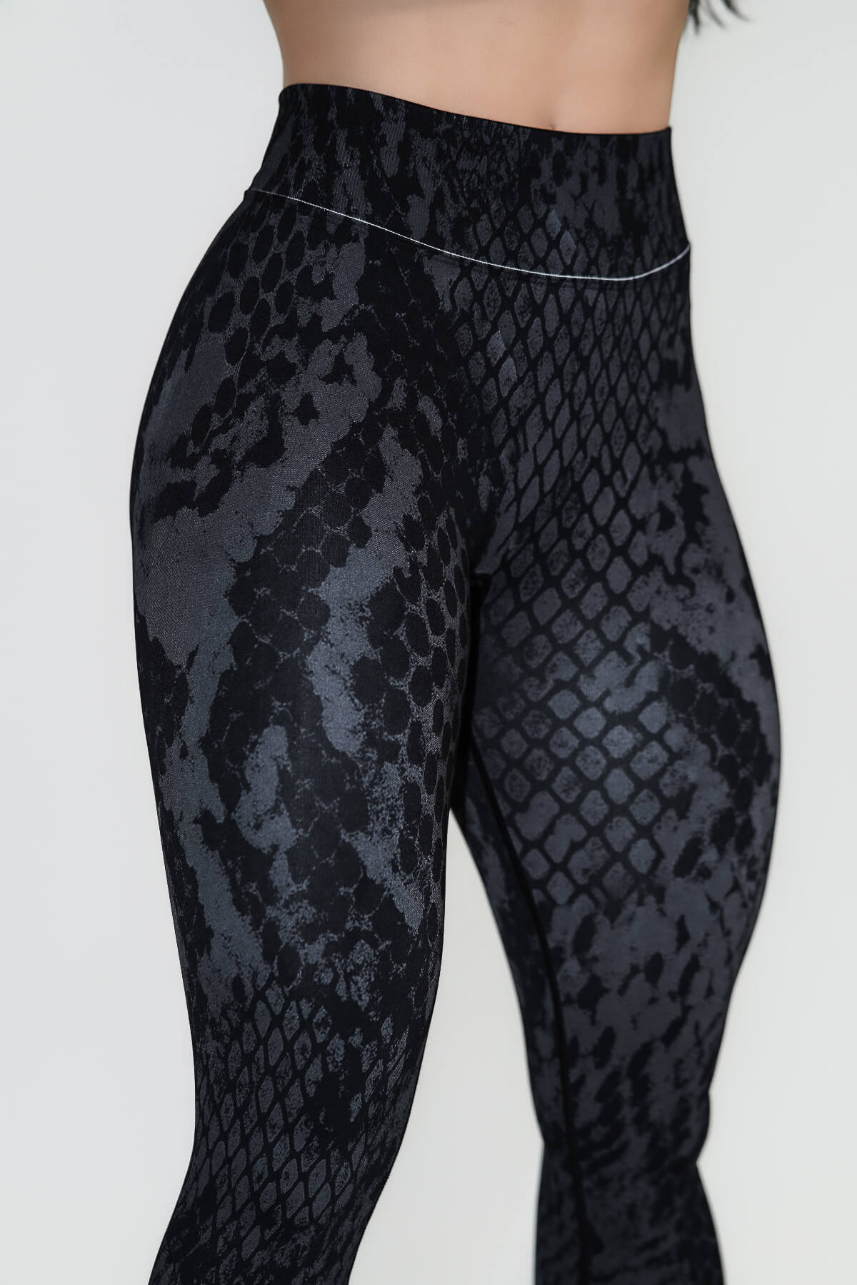 Pinnacle Scrunch Butt Legging - Black Snake Skin - VITAL APPAREL