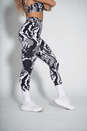 Pinnacle Seamless Scrunch Butt Legging - White Snake Skin - VITAL APPAREL