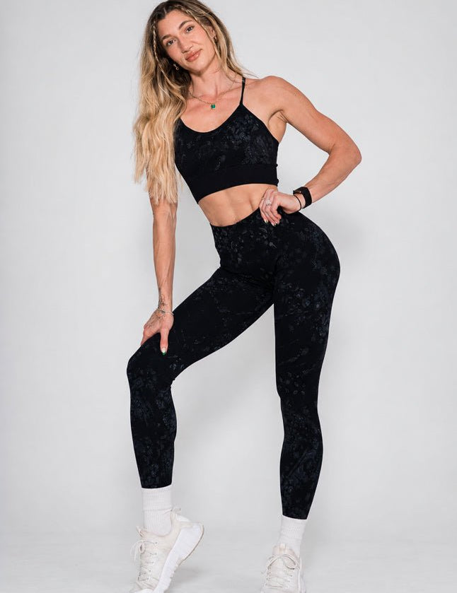 Pinnacle Seamless Scrunch Butt Leggings - Grunge Paisley - VITAL APPAREL