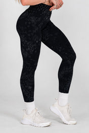 Pinnacle Seamless Scrunch Butt Leggings - Grunge Paisley - VITAL APPAREL